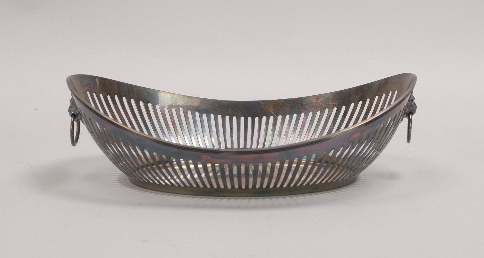 Brotschale, 925 Sterlingsilber, 2x figürl. Ringhandhaben ('Löwenköpfe'); Gew. 401 g