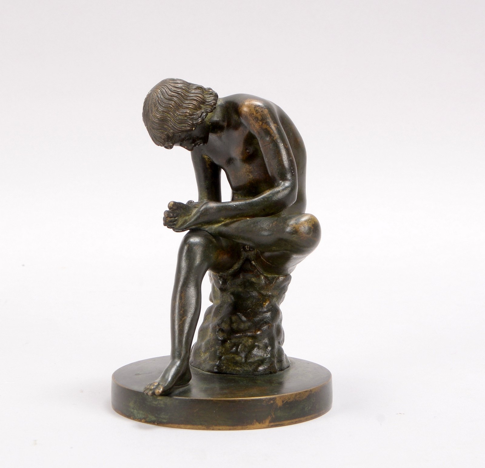 Bronzefigur, 'Der Dornauszieher', nach antikem Vorbild; Höhe 14