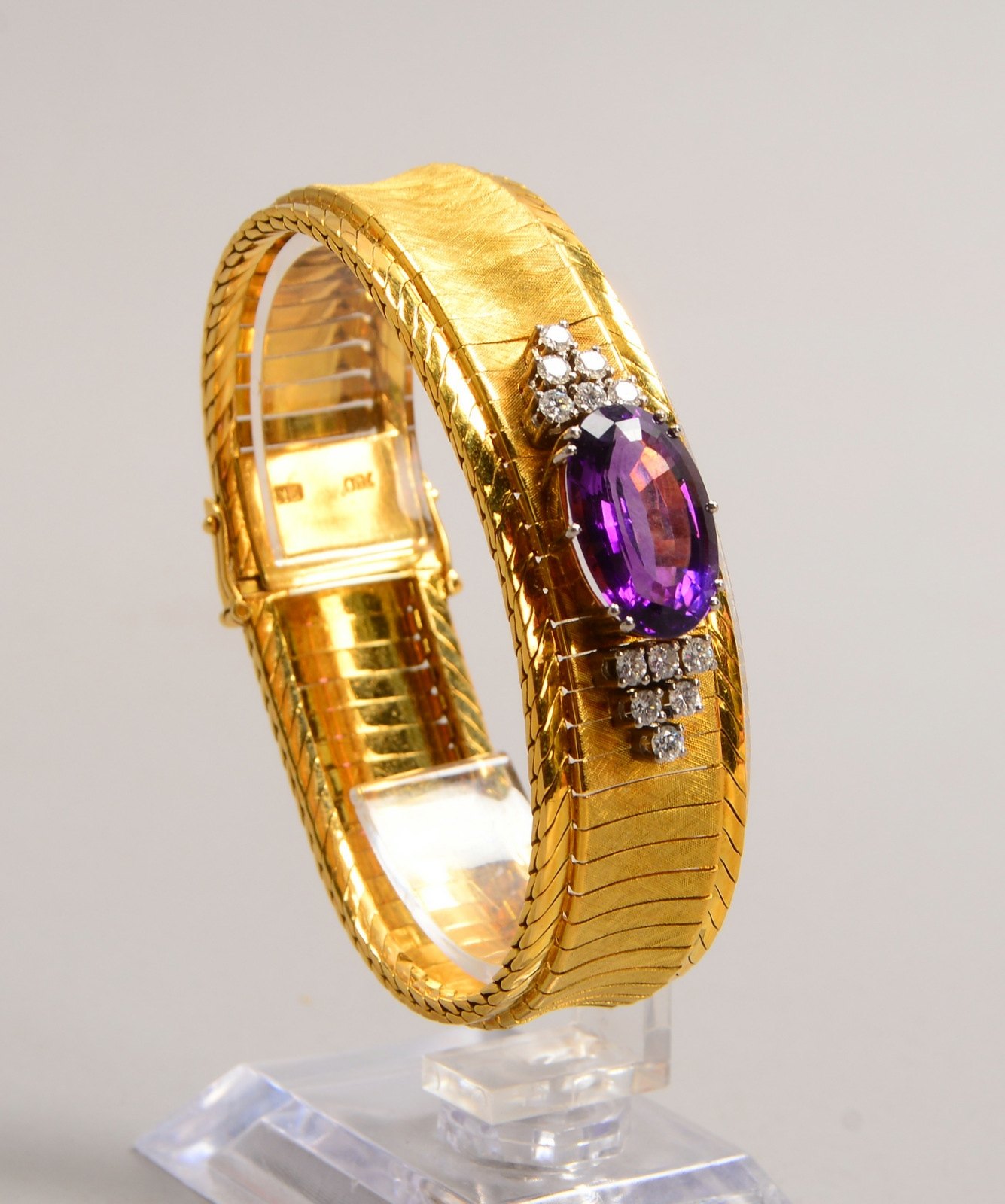Armband, 750 GG (gest.), mit Amethyst/15 ct und 12x Brill., Top Wesselton