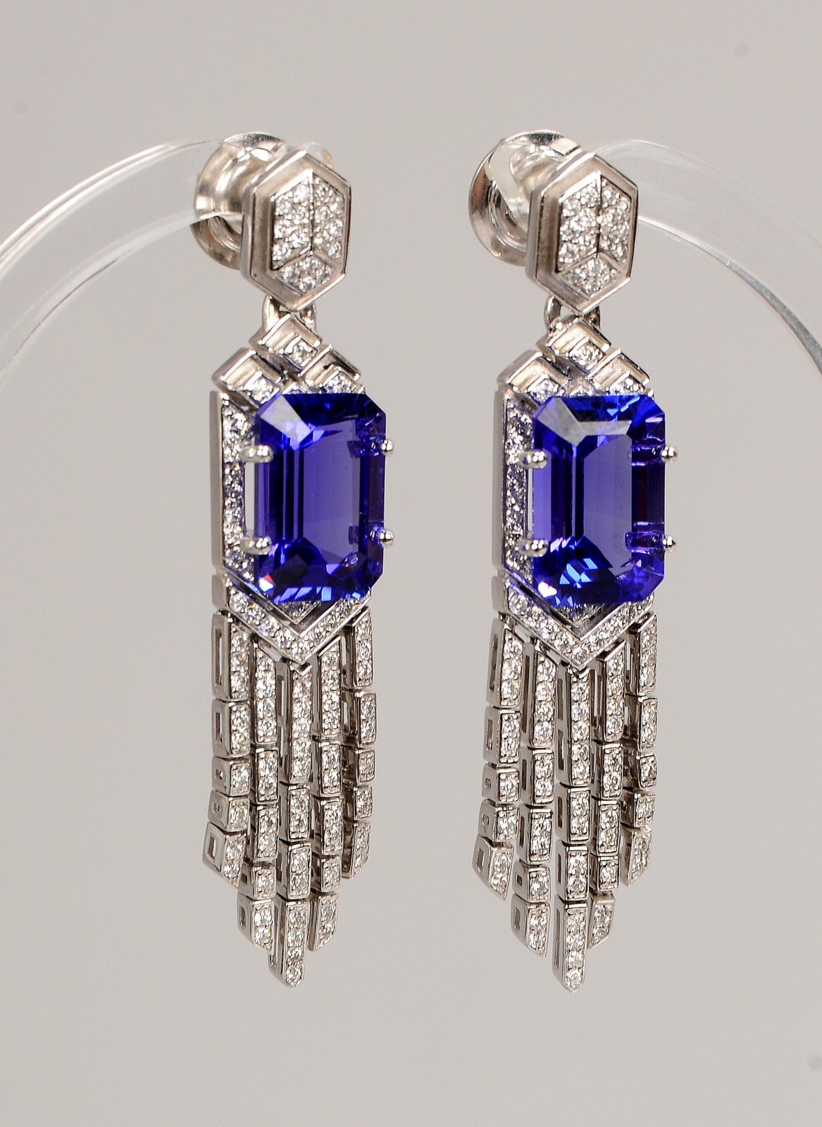 Paar Ohrstecker, 950 Platin (gest.), jew. mit Tansanit/8,77 ct, und mit Diam./ca. 1,02 ct