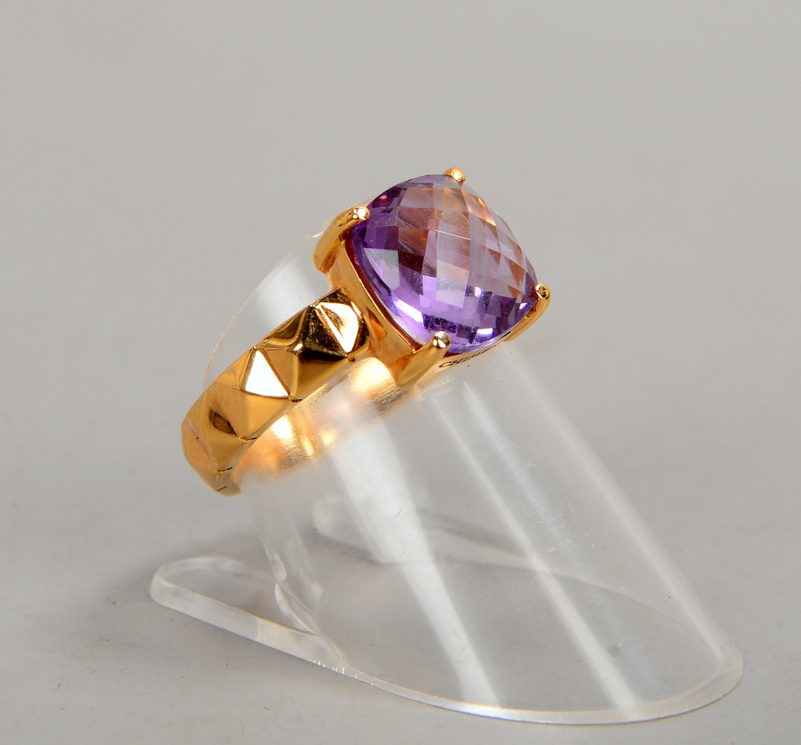 Chimento-Ring, 750 GG (gest.), mit einzelnem Amethyst/Maße ca. 10 x 10 mm