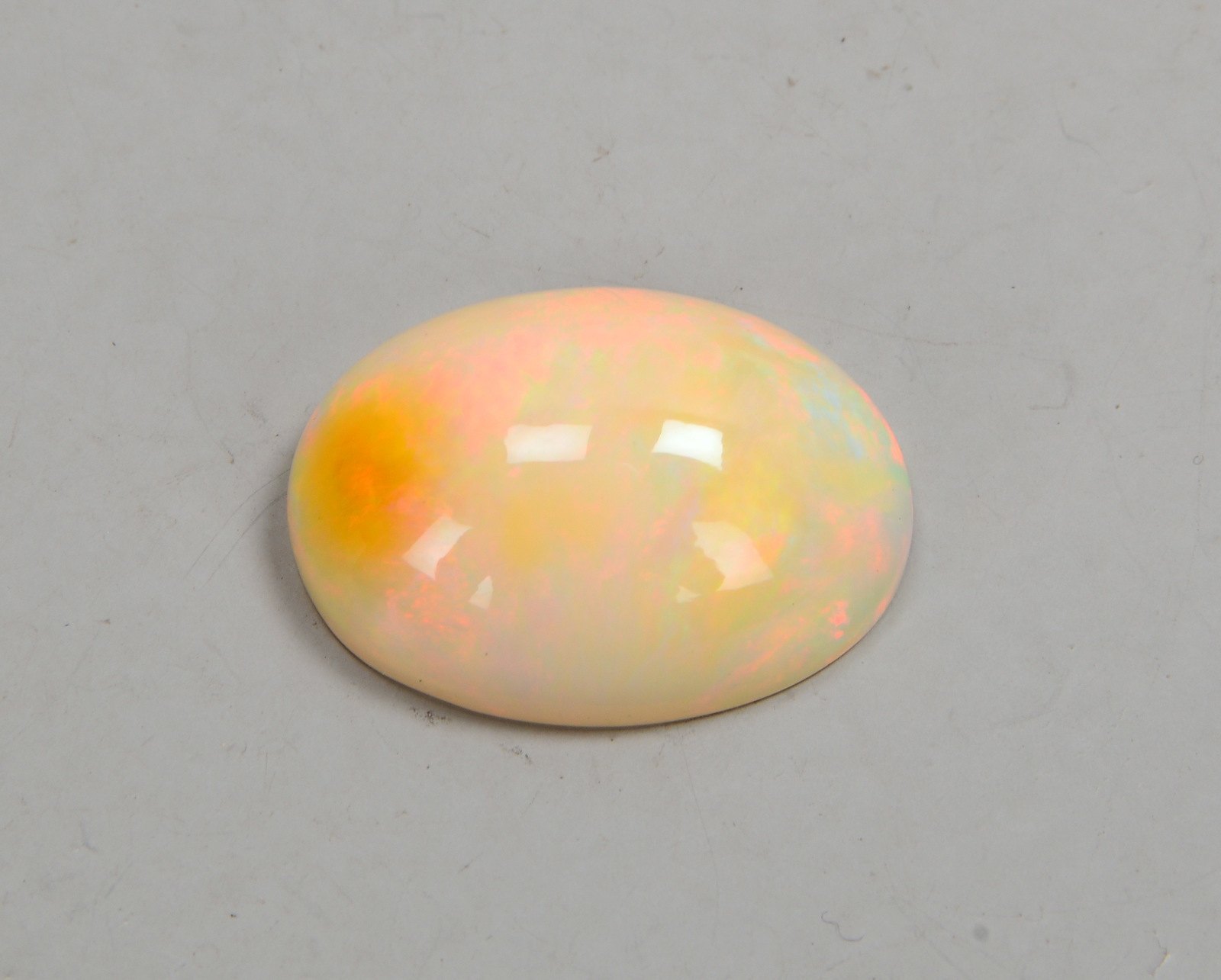 Loser natürlicher Opal von ca. 34,70 ct, Stein im Cabochonschliff