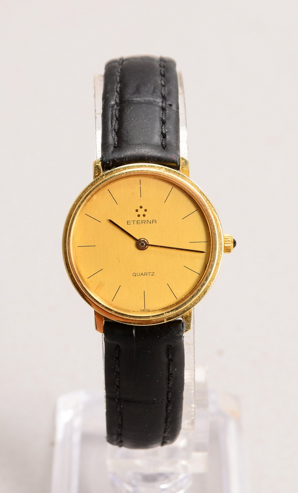 DAU Eterna', 585 GG-Gehäuse, mit Quarzwerk, an Lederarmband - ungeprüft