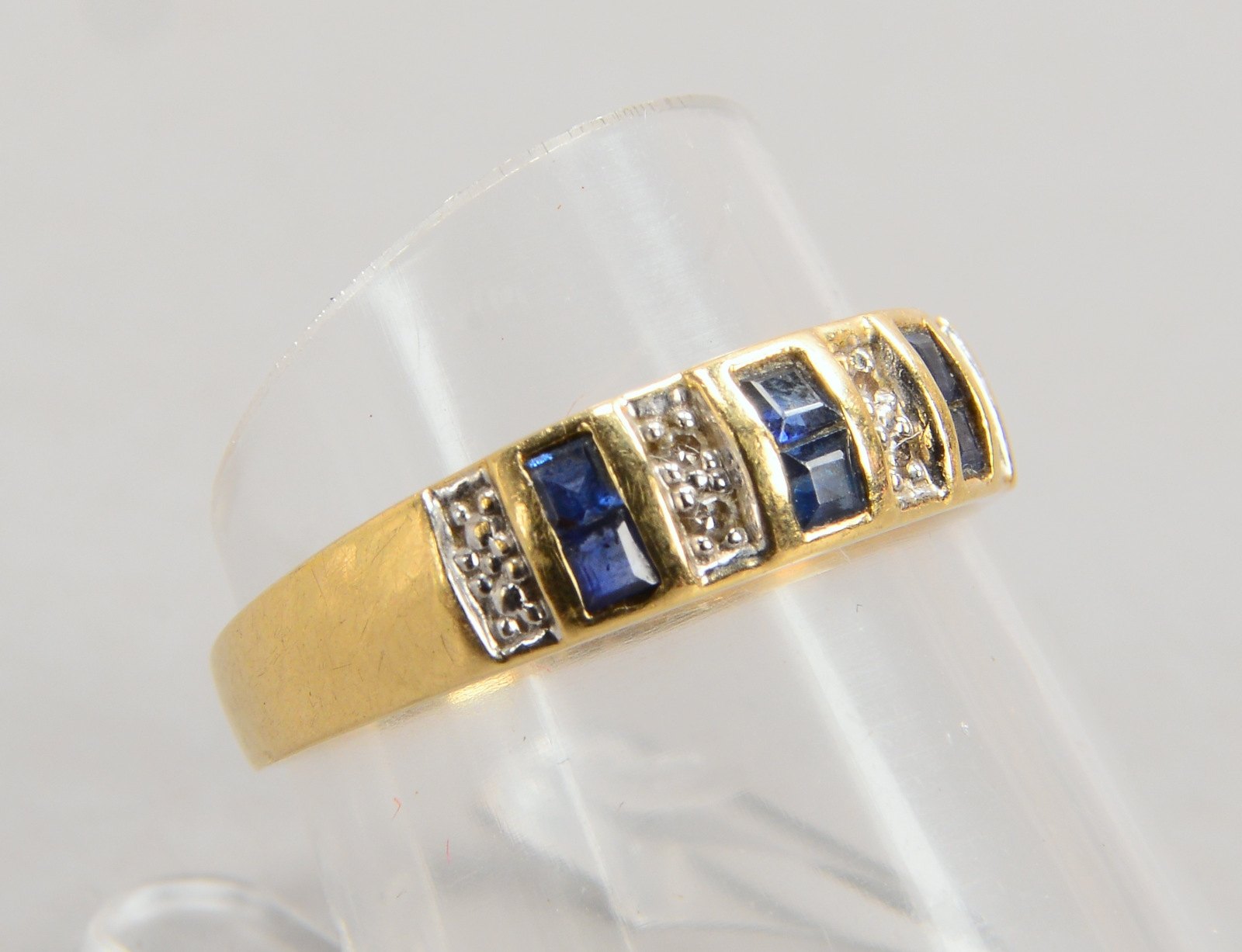 Ring, 585 GG (gest.), mit Diamanten/Saphiren, Innenschiene mit Widmung