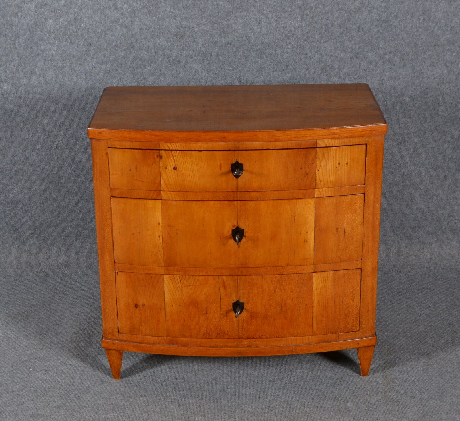 Biedermeier-Kommode, Kirsche/Weichholz, 3-schübig, orig. Rosetten