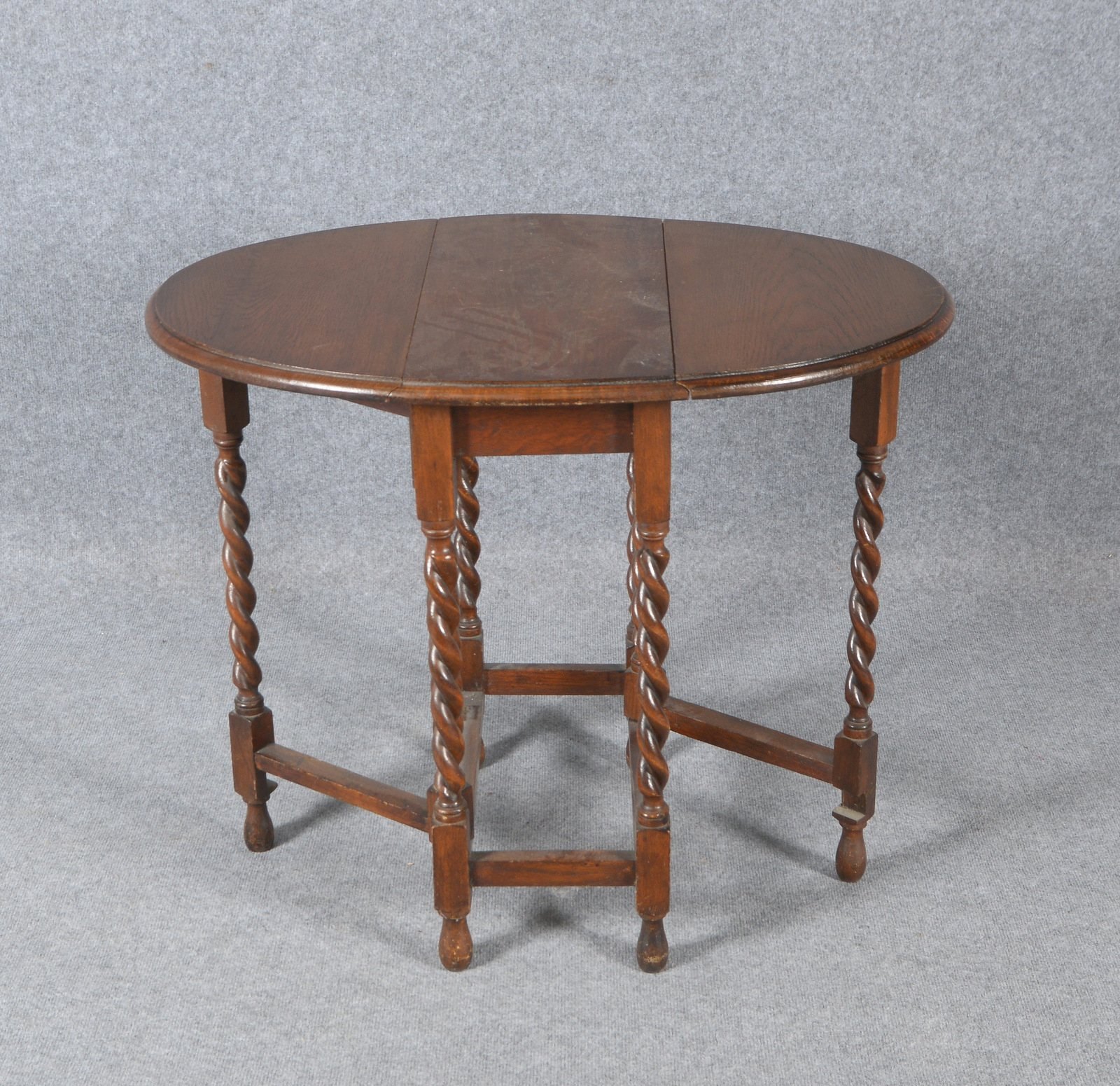 Gateleg Table (England), antik, Eiche massiv, Platte mit klappbaren Seitenwangen, auf 6x Säulenbeine