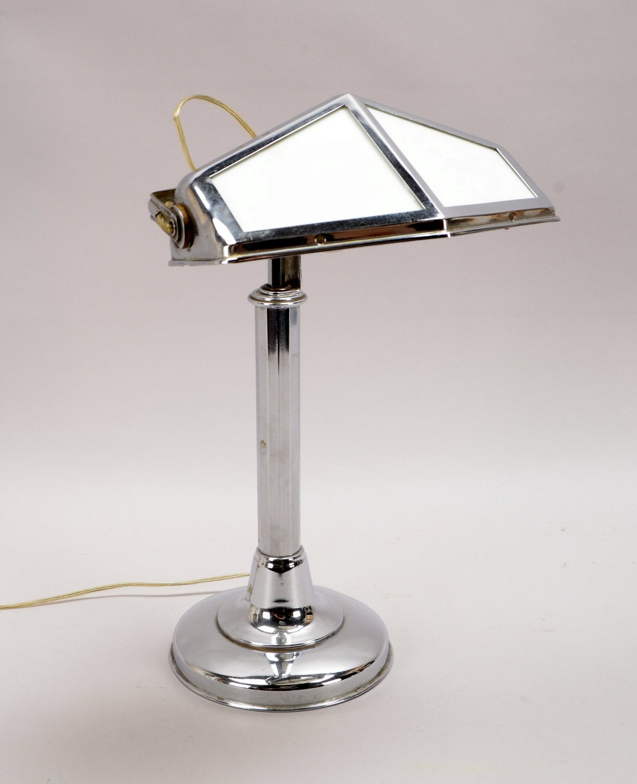 Tischlampe, 1-fl., mit Chromgestell, verstellbar - funktionstüchtig; Höhe bis 55 cm