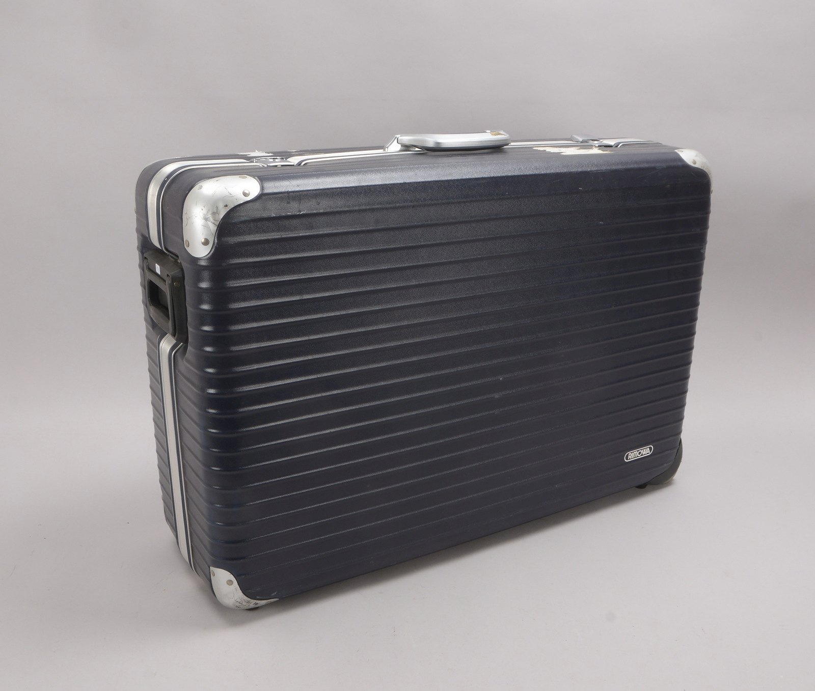 Original Rimova-Reisekoffer, Aluminium; Maße 78 x 54 x 27 cm