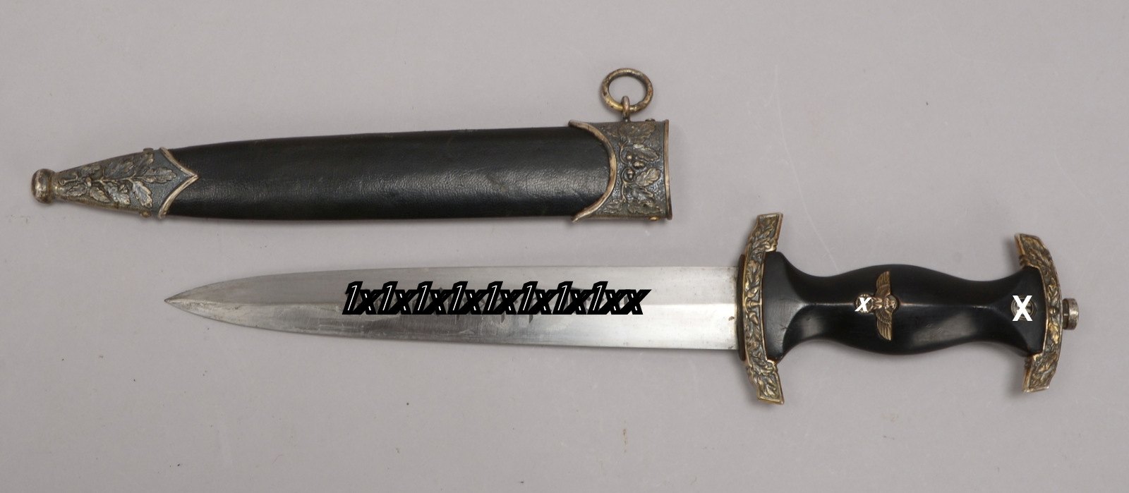 Ehrendolch (II. WK), Offiziersausf., hochw. Replik - mit Klingenätzung