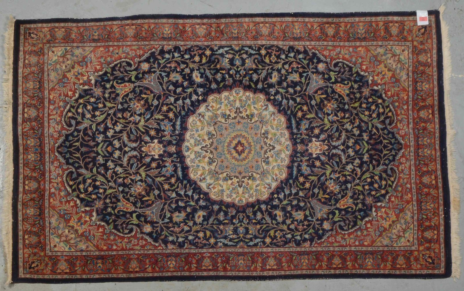 Orientbrücke, feine bis mittelfeine Kn.; Maße 202 x 125 cm (leichte Gebrauchsspuren)