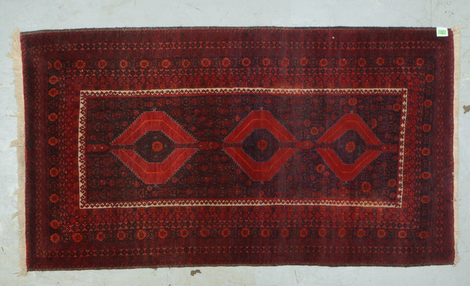 Belutsch, mittelfeine feste Kn., ringsum komplett, hoher dichter Flor - guter Zustand