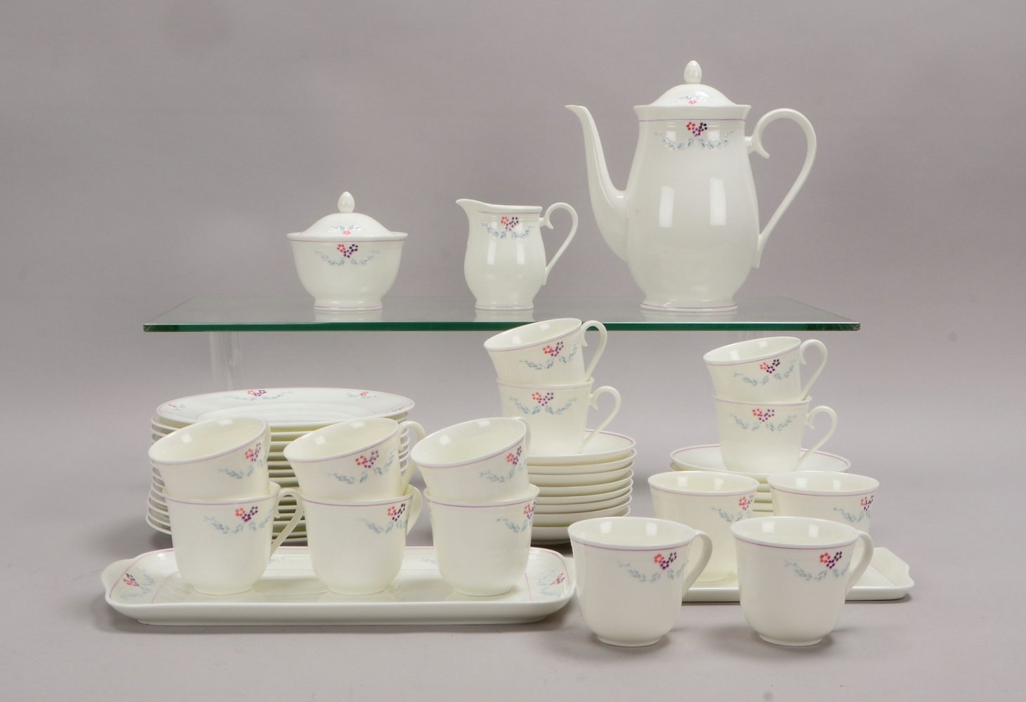 Villeroy & Boch, Kaffeeservice, Dekor 'Bel Fiore', für 14 Pers., und Kuchenplatte