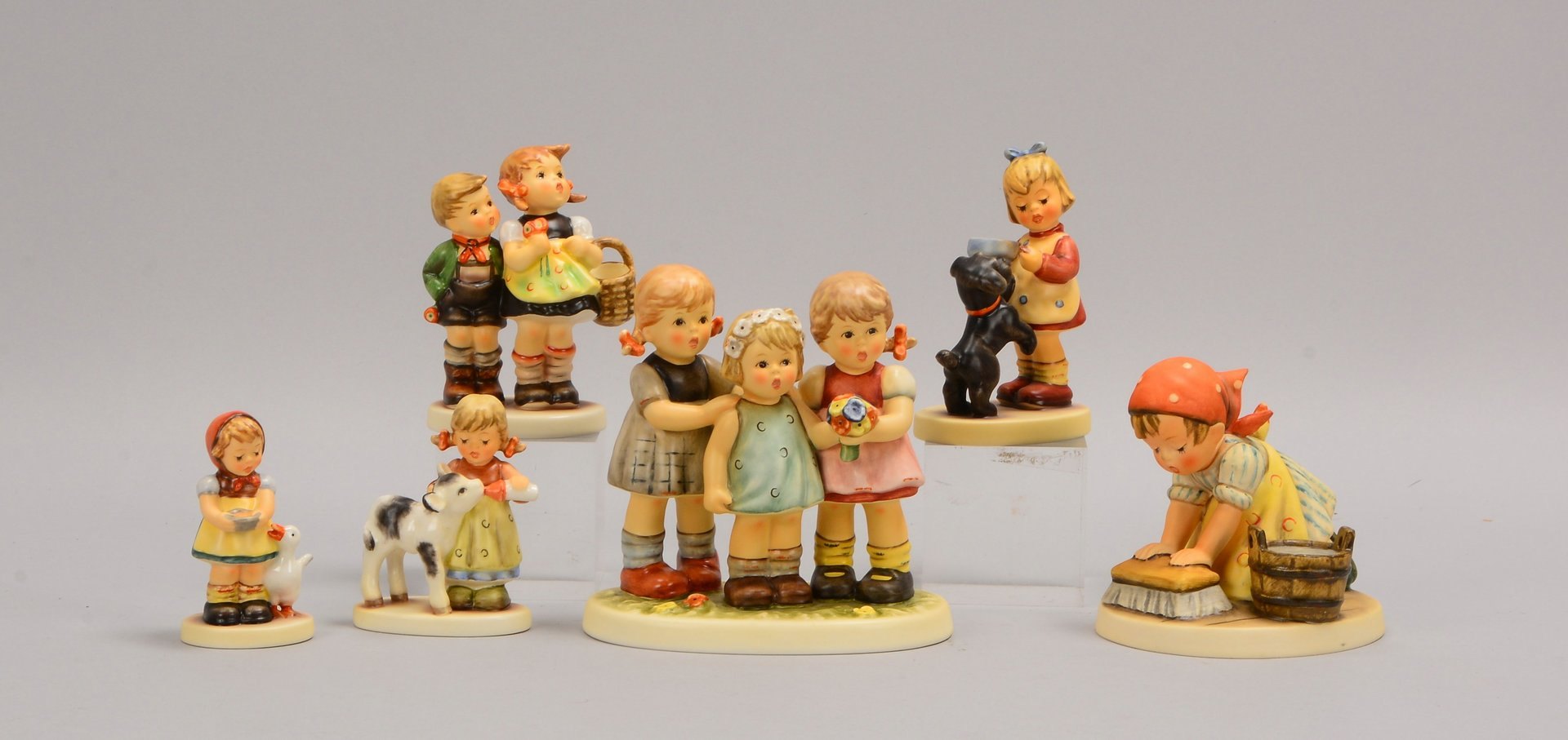 Goebel, kl. Slg. Hummel-Figuren, versch. Größen und Ausführungen, 6 Stück