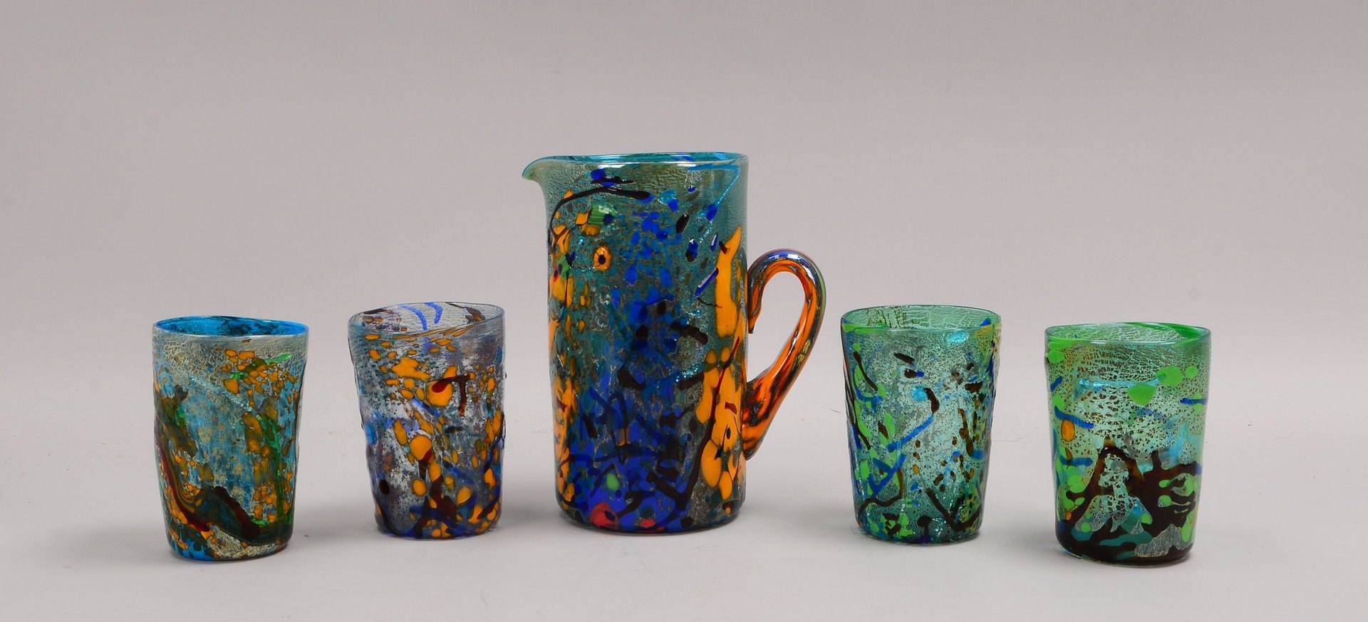 5-tlg. Gläser-Set (Murano), mit Wasserkrug; Höhe Krug 22 cm, Höhe Glas je 13 cm