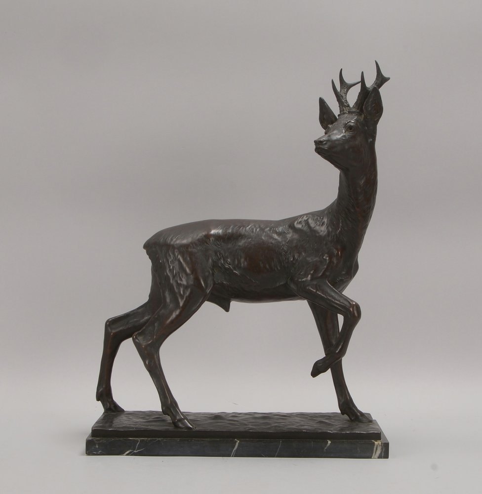 Diller, Fritz, Bronzeskulptur, 'Rehbock', auf Plinthe sign., Figur auf Marmorsockel