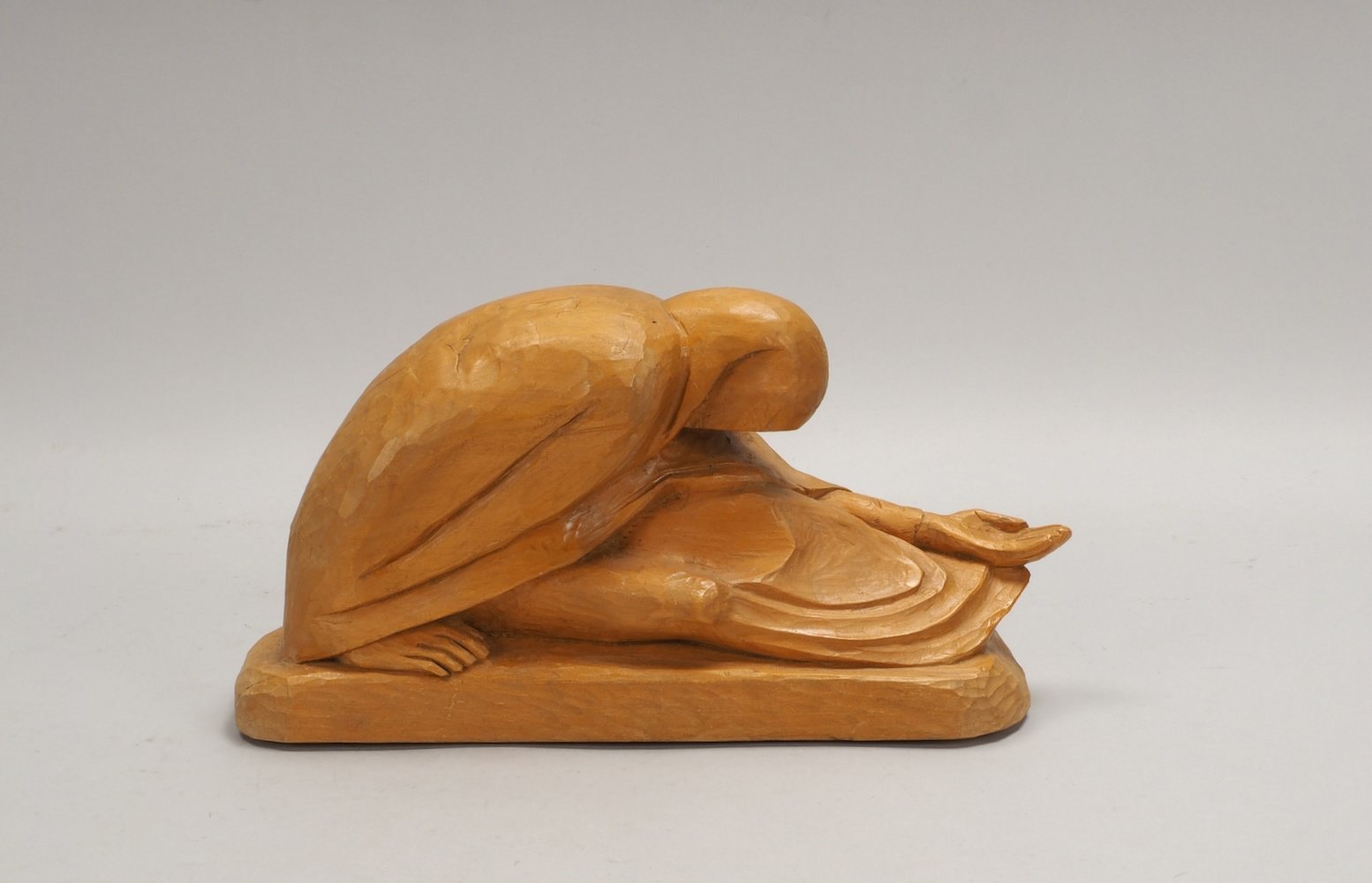 Holzskulptur (nach Ernst Barlach), 'Russische Bettlerin', unsign.; Höhe 16 cm