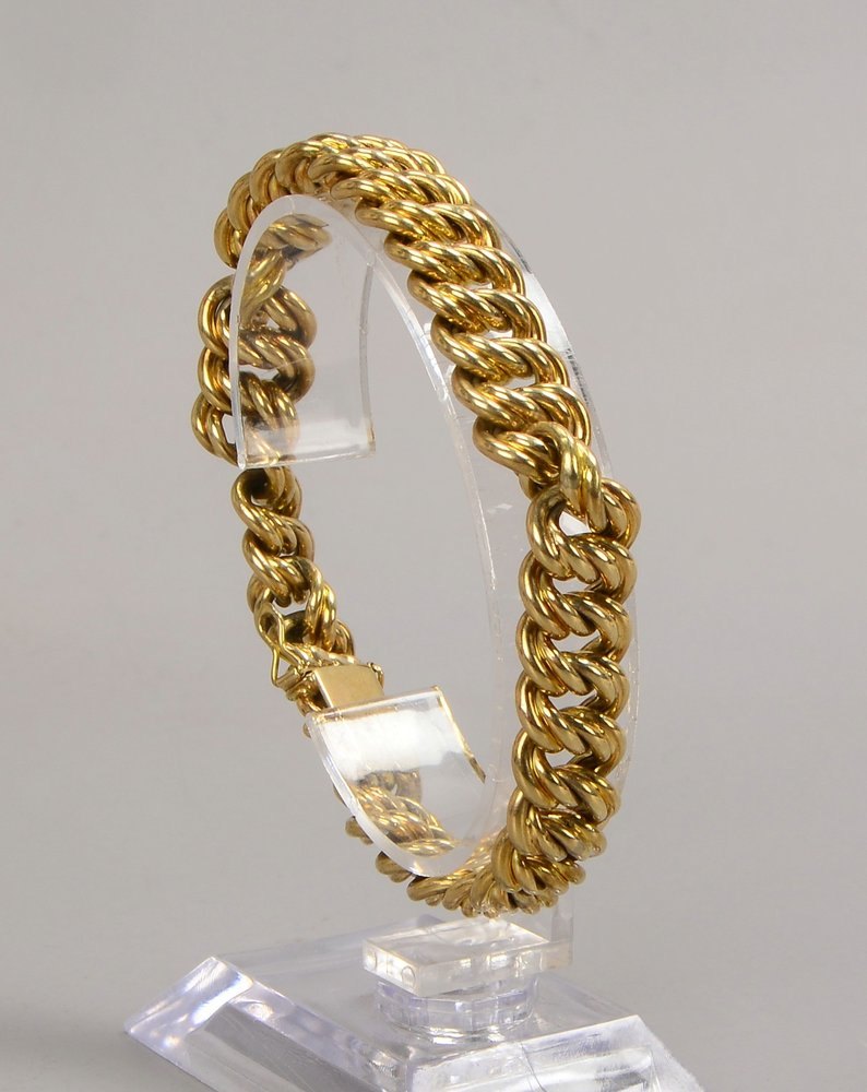 Armband, 333 GG (gest.), mit Steckschließe; Länge 18,5 cm, Gew. 19,20 g