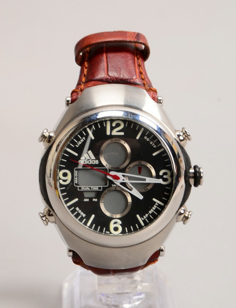 HAU Adidas 'Ana-Digi', Stahl-Gehäuse an Lederarmband, ungeprüft; Ø 45 mm