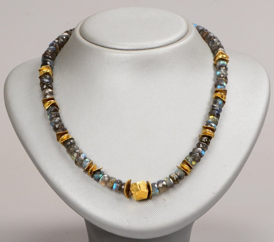 Collier, Labradorit, mit Pyritstein und Messing-Zwischenelementen; Länge 42 cm