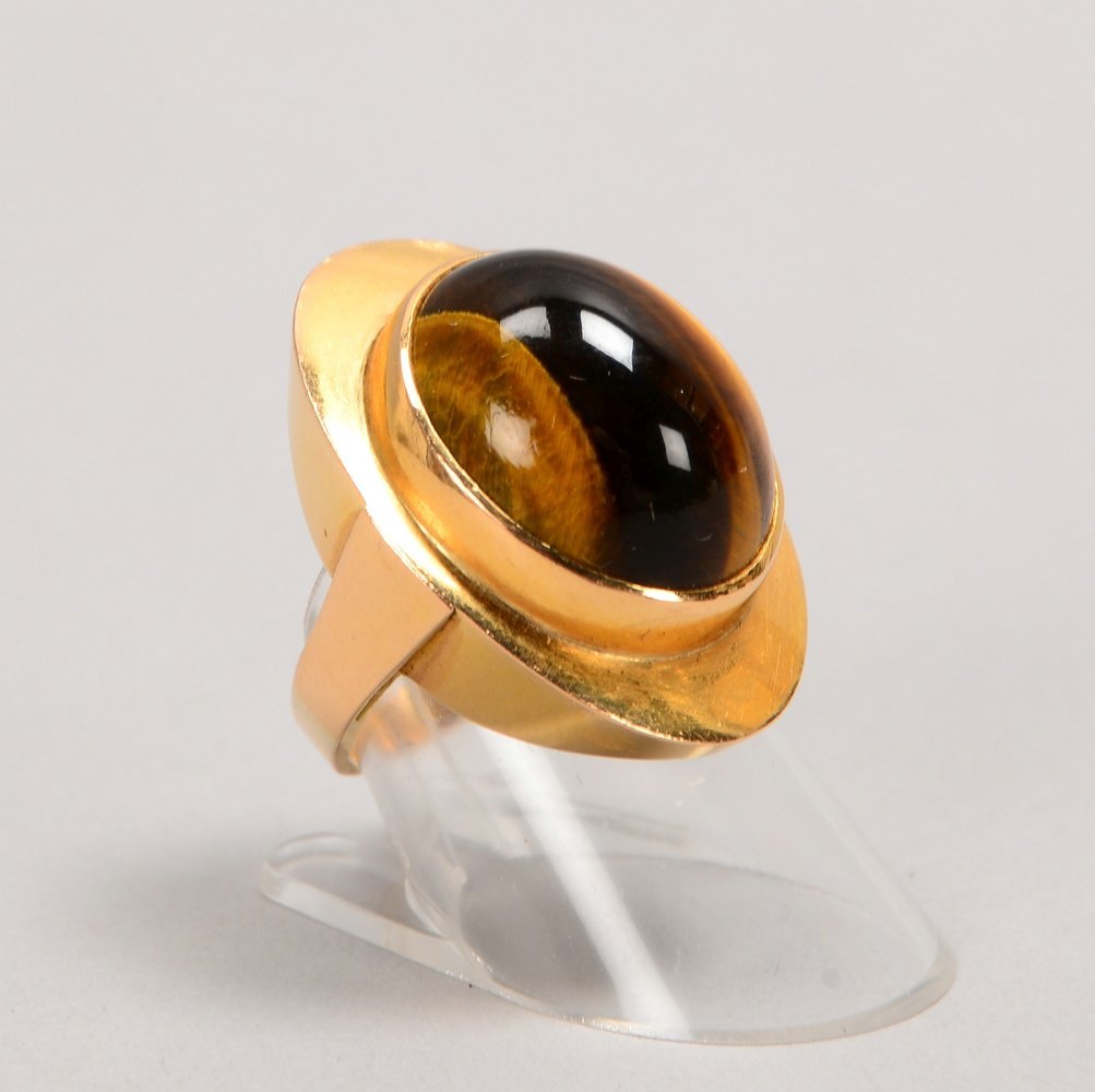 Ring, 875 GG (gepr.), mit Tigerauge-Cabochon; RG 51/52, Gew. 13,50 g
