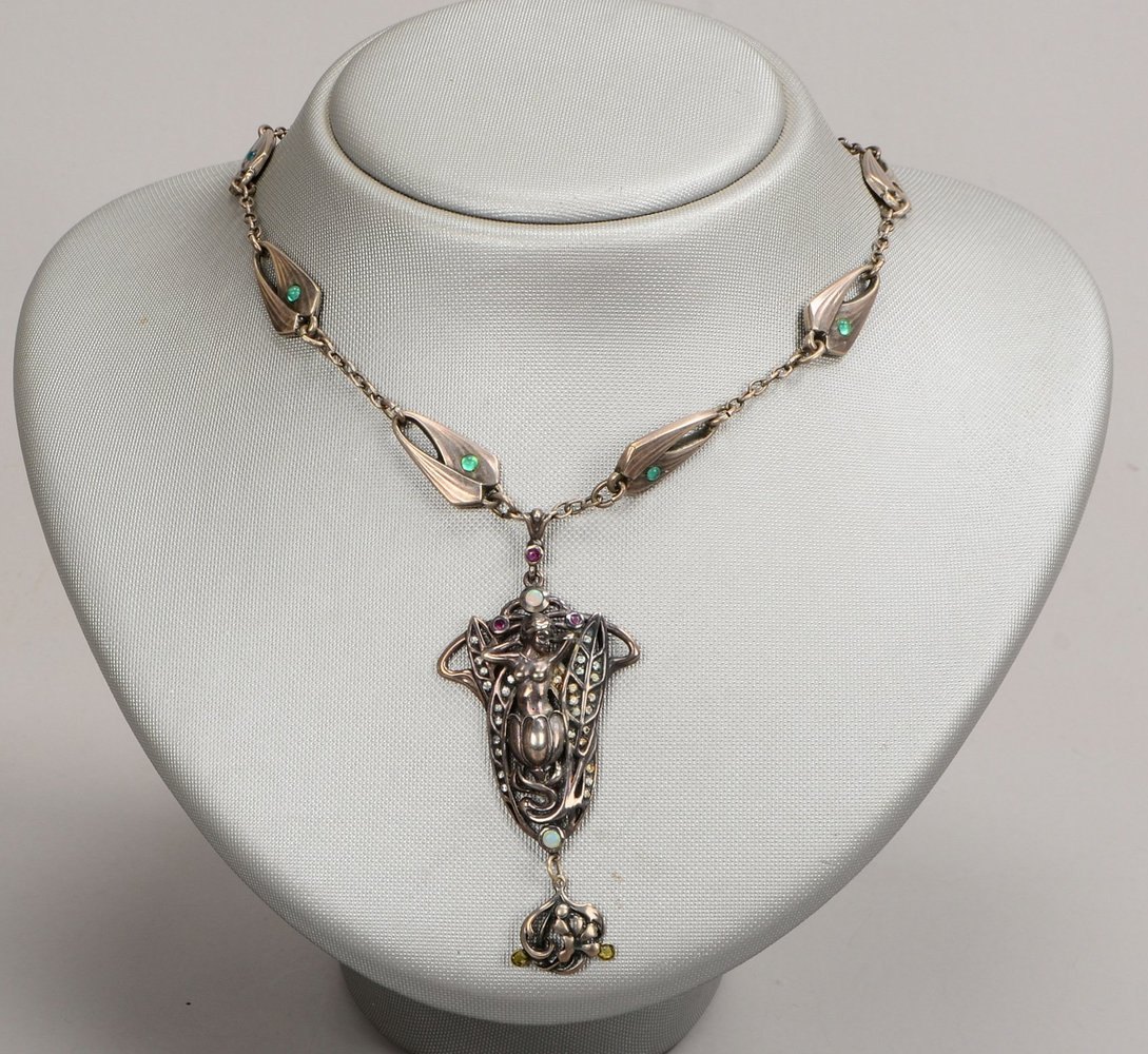 Collier (Jugendstil), Silber, mit Opalbesatz und Diamanten; Länge 38 cm, Gew. 20 g