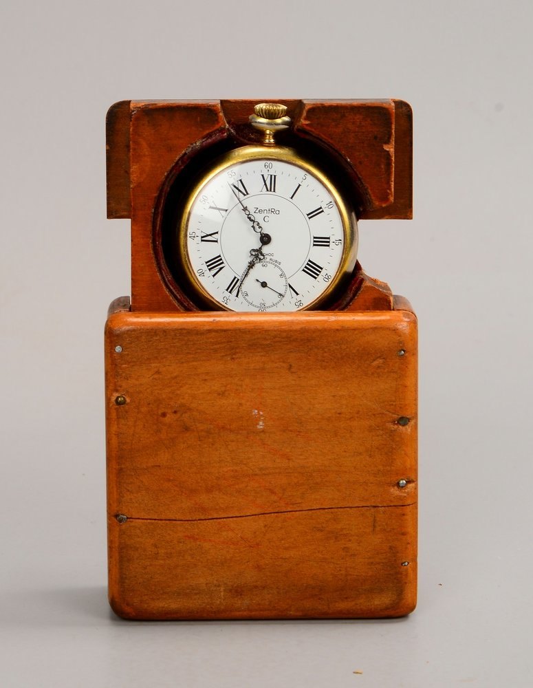 Taschenuhr, Zentra, Metall-Gehäuse, läuft an; Durchmesser Ø 48 mm - im Holzetui