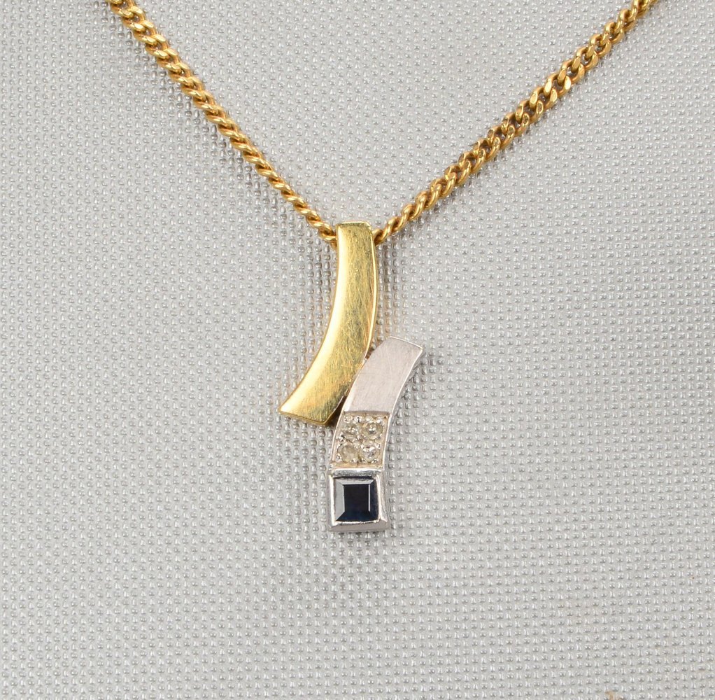 Schmuckset, 585 GG/WG (gest.), Saphire/Diamanten: Kette mit Anh., Ohrstecker