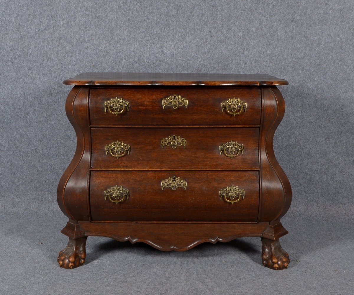 Barockkommode, Eiche, 3x gewölbte Schübe, Bronze-/Messingbeschl., 2x Tatzenfüße
