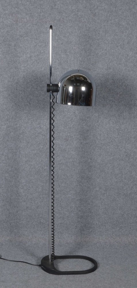 Staff, Stehlampe, 1-fl., schwenkb. Metallschirm/verchromt, schwarz lack. Guss-Fuß