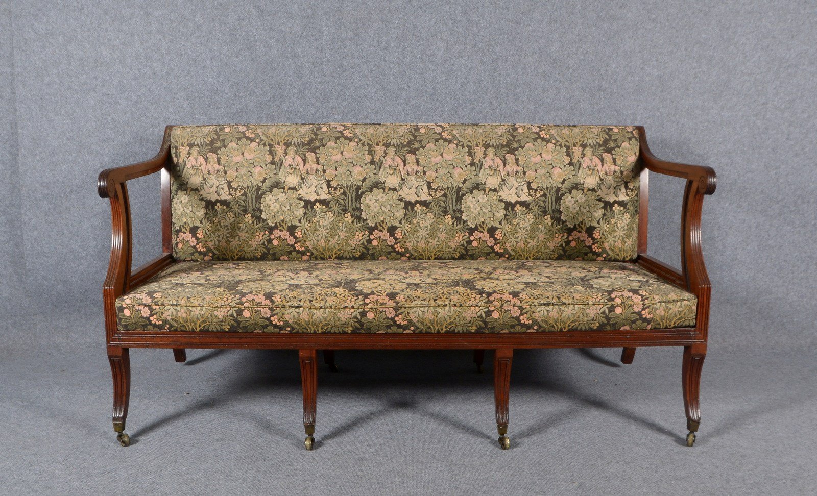 Sofa/Sitzbank, antik, Mahagoni-Vollholz, Korpus auf Rollenfüßen; Lehnhöhe 168 cm