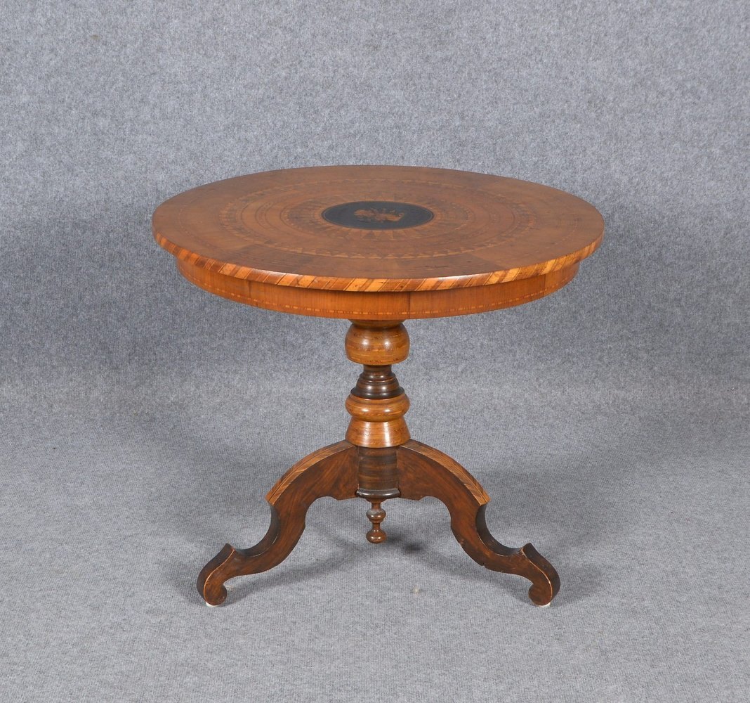 Antikes Tischchen, runde Platte auf Mittelfuß, Edelholz-Intarsien; Höhe 60 cm