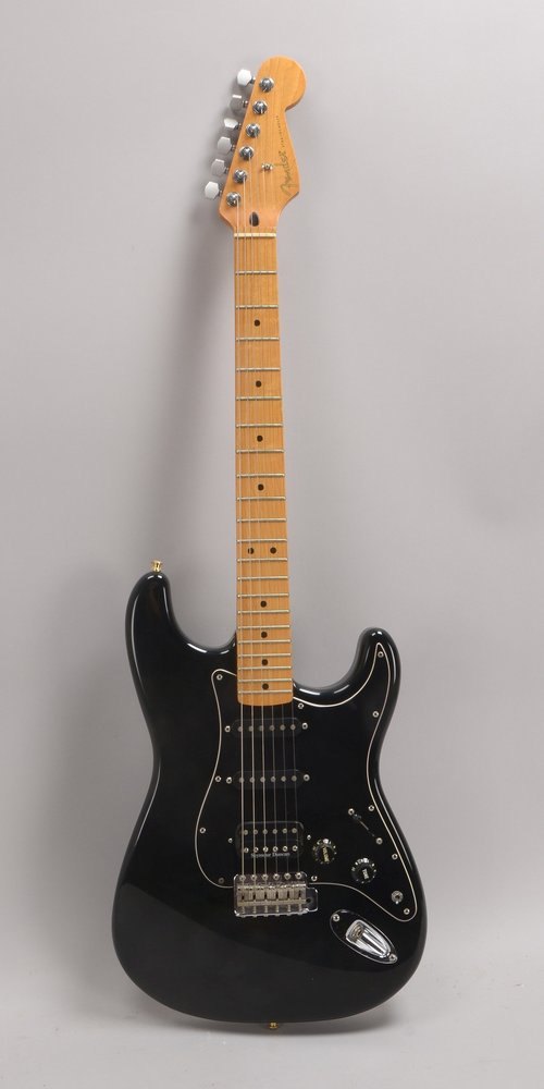 E-Gitarre (Mexico), Fender 'Stratocaster', Seriennr. 'MN 418182'; Länge 98 cm - mit Zub.