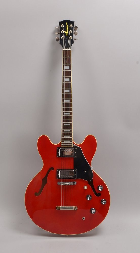 Vintage-Gitarre, Luxor, halbakustisch, gepflegt/in gutem Zust.; Länge 105 cm - im Koffer