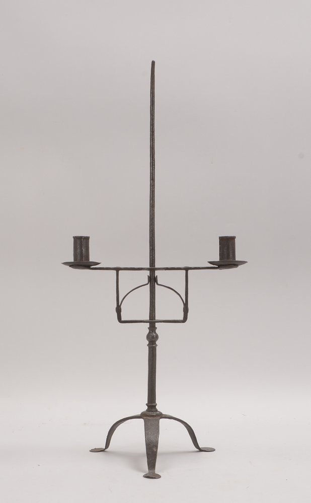 Kerzenhalter (um 1600/1700), Eisenguss, 12-flammig; Höhe 61,5 cm