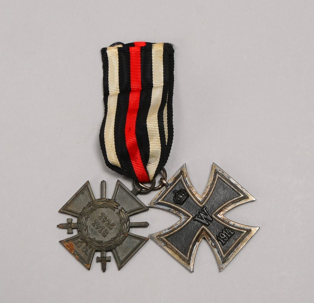 Militaria-Ehrenzeichen: 'EK II. Klasse' für Kämpfer, 'Ehrenkreuz mit Schwertern'