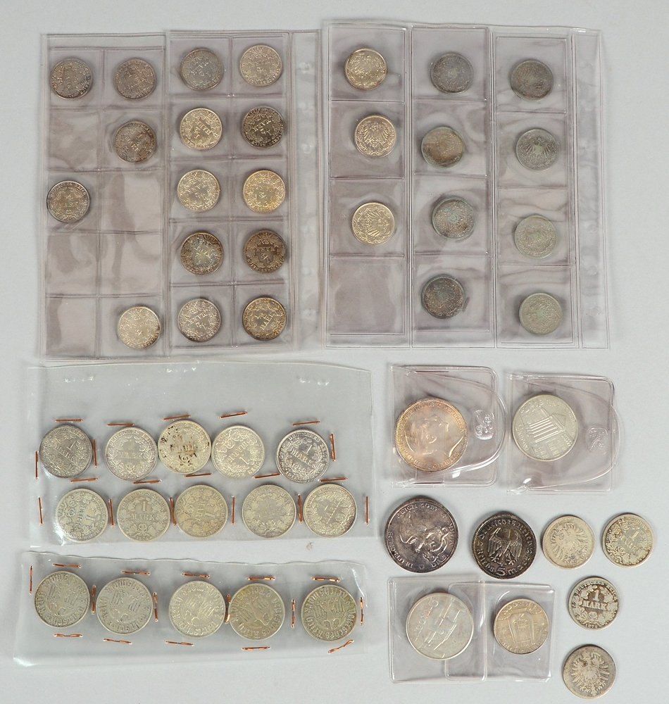 Münzsammlung ('Deutsches Reich), 1874 - 1935, 44x 'Mark'/'RM'; dazu 3x estn. 'Kronen'