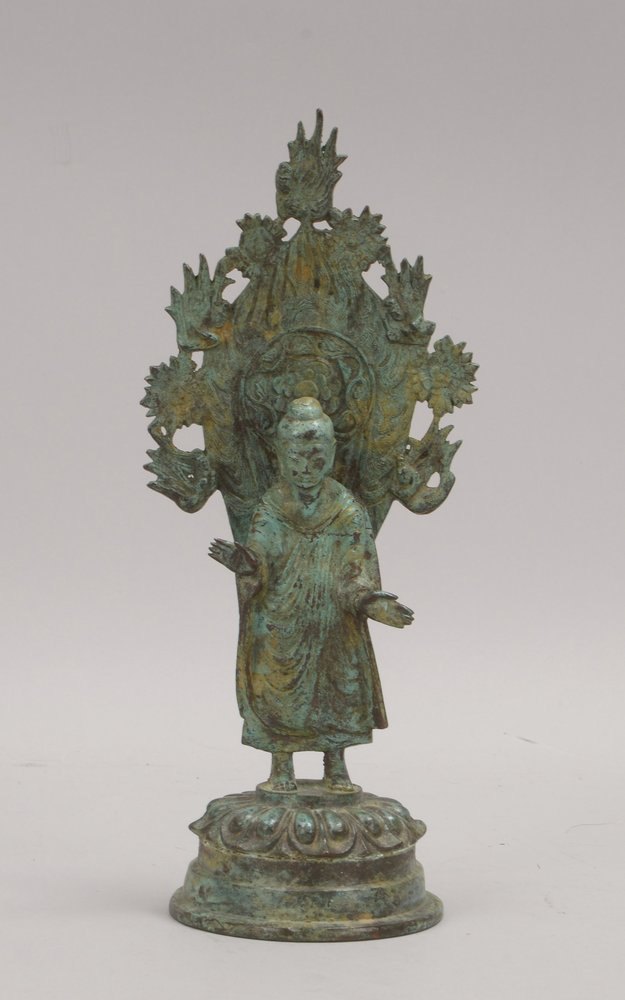 Bronzeskulptur, 'Buddha', Figur mit türkisf. Patina, auf Lotussockel, verso chin. bez.
