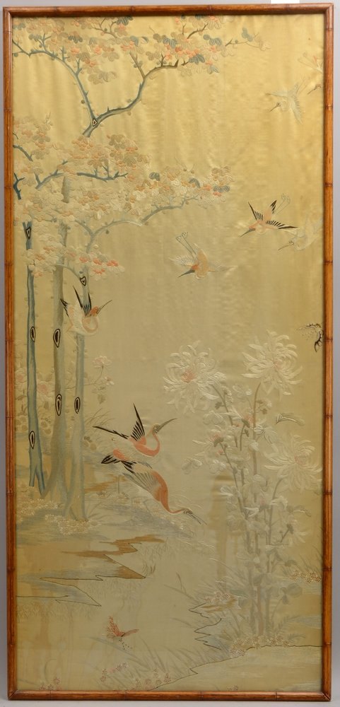 Seidenstickerei auf Seide (China), 'Naturdarstellung mit Reihern', hinter Glas