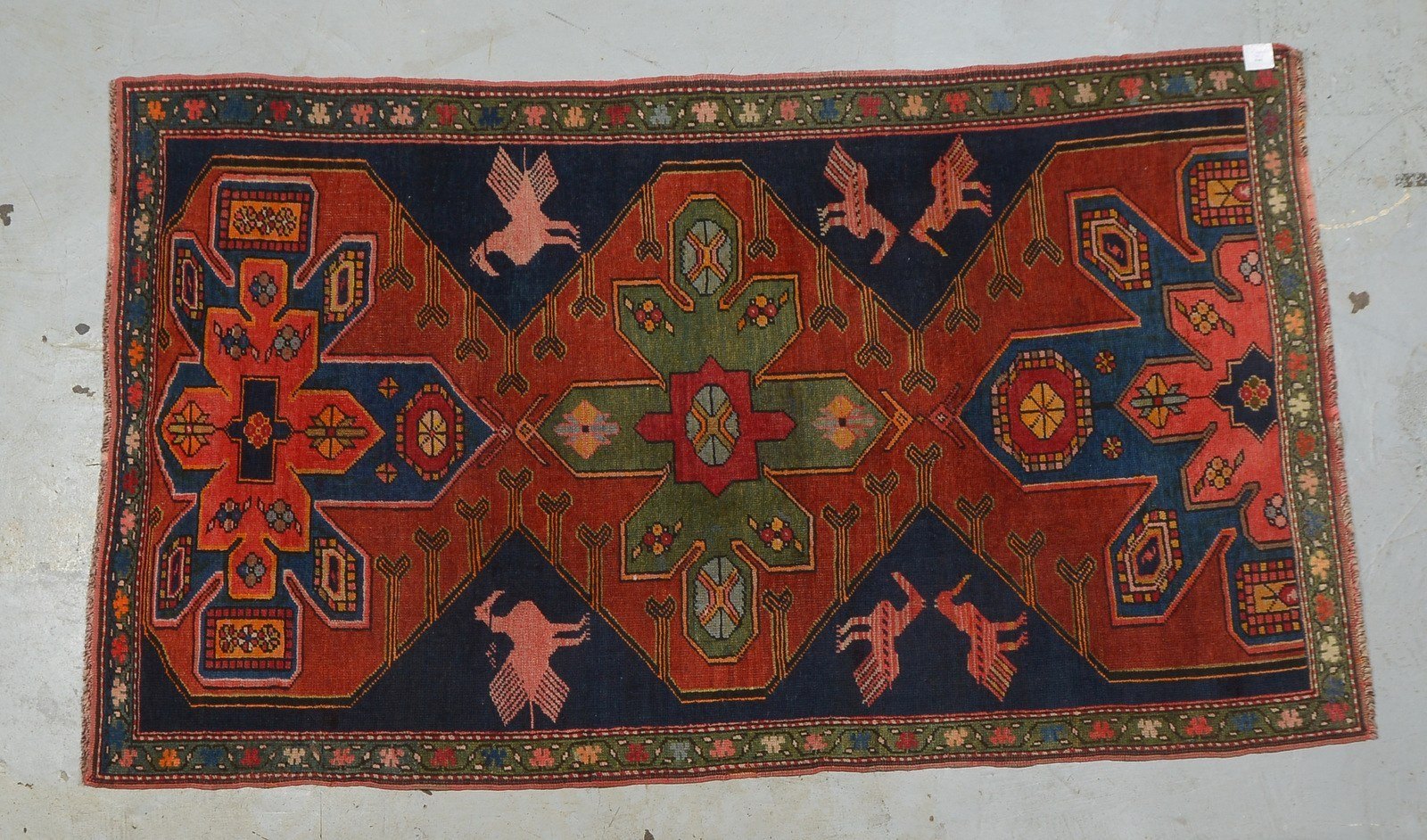 Orientteppich (Kaukasus), Wolle auf Wolle, guter altersgemäßer Zust.; Maße 210 x 125 cm