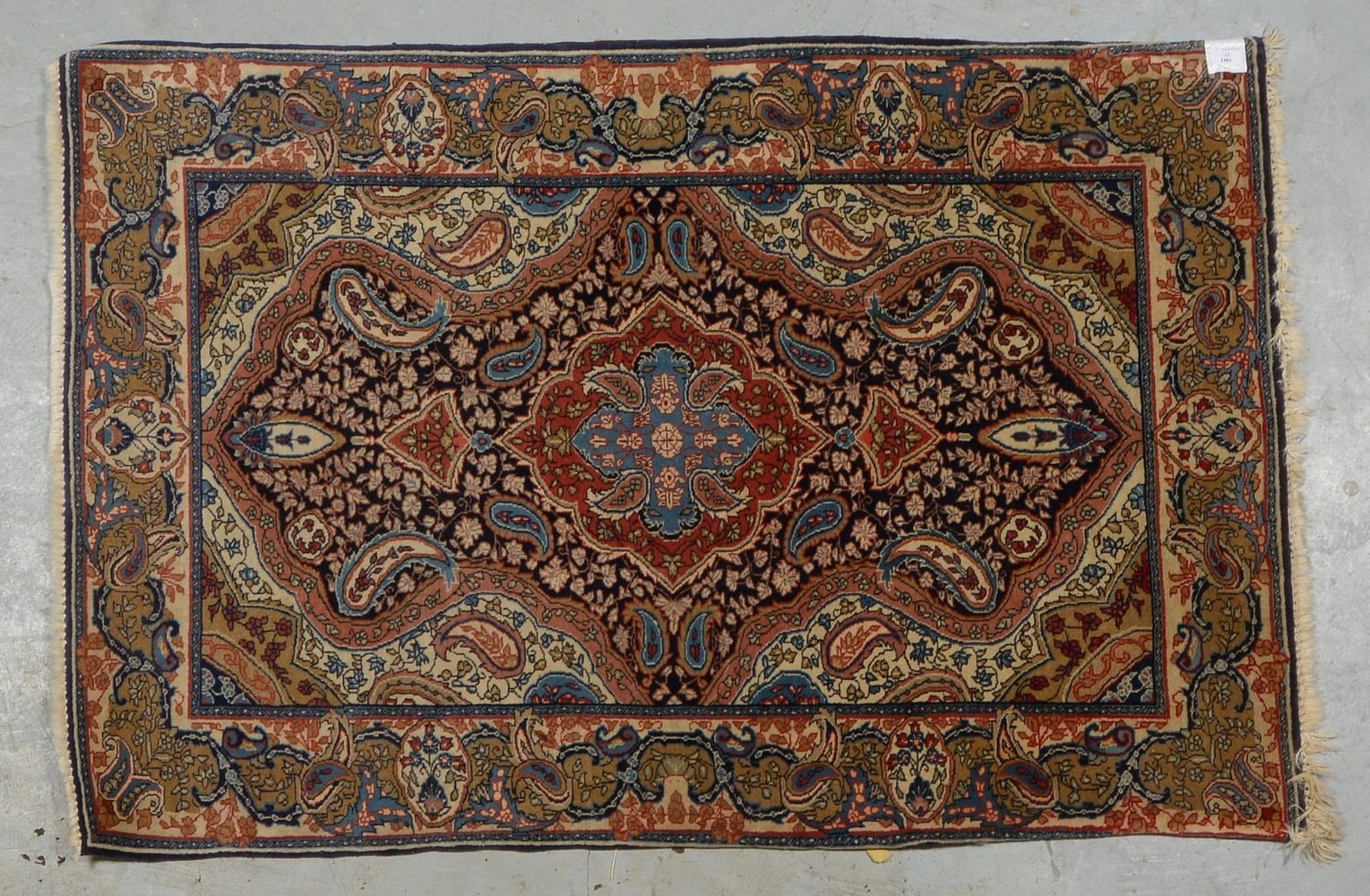 Ghiasabad (Iran), mittelfeine Kn., dichter Flor - in gutem Zustand; Maße 153 x 103 cm