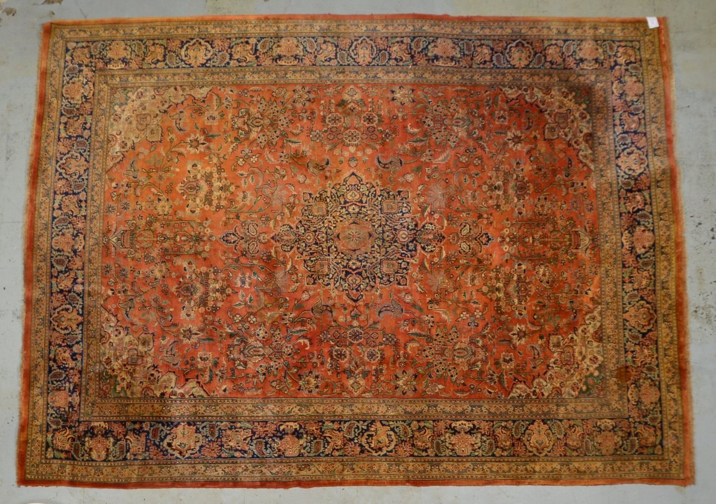 Orientteppich (Indien), feste mittelfeine Kn., hoher dichter Flor; Maße 338 x 250 cm