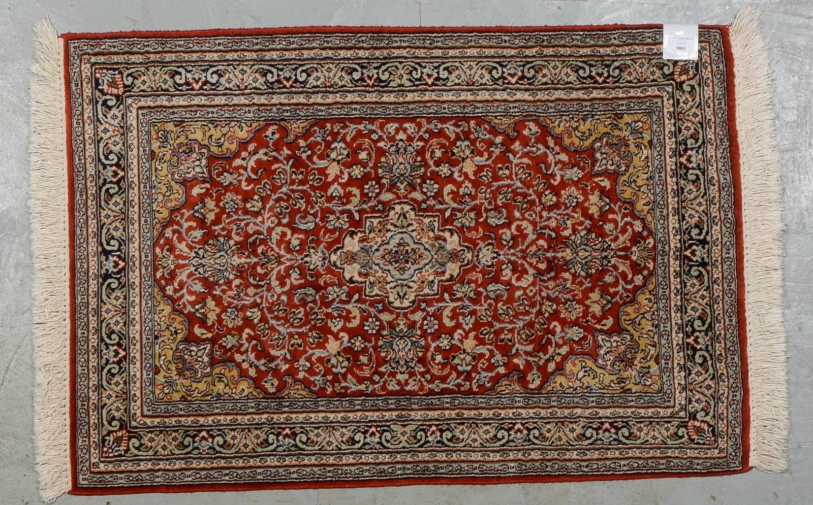 Seidenbrücke, feine Kn., ringsum kompl., Flor in sehr gutem Zustand; Maße 97 x 67 cm