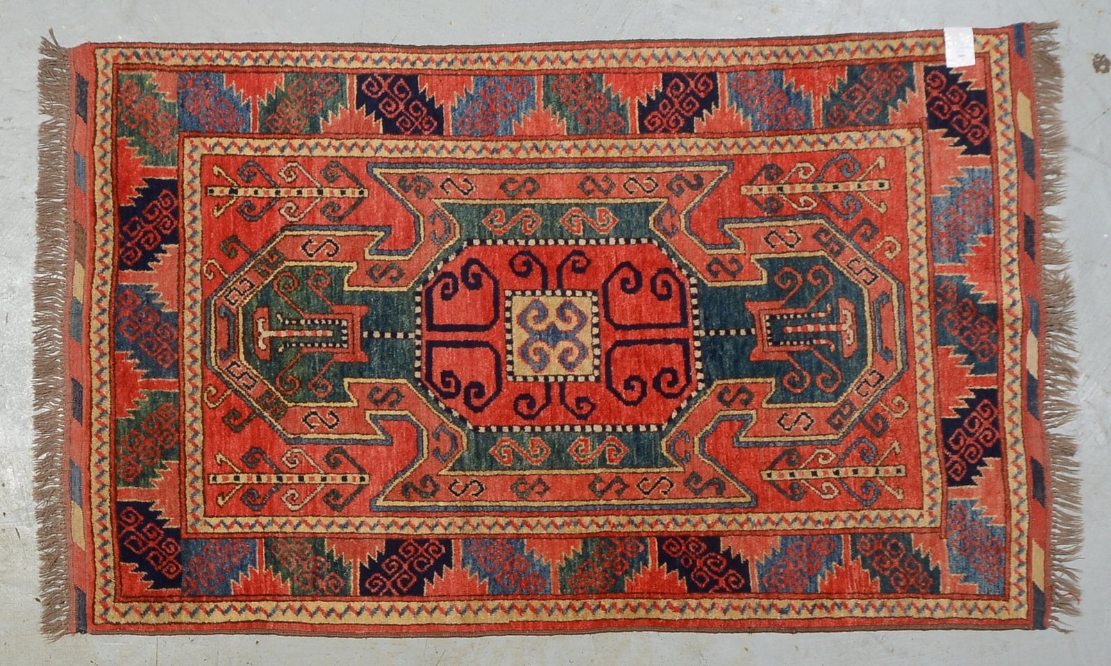Kazak-Orientbrücke, sog. 'Schild-Kazak', Flor in einwandfreiem Zustand; Maße 175 x 107 cm