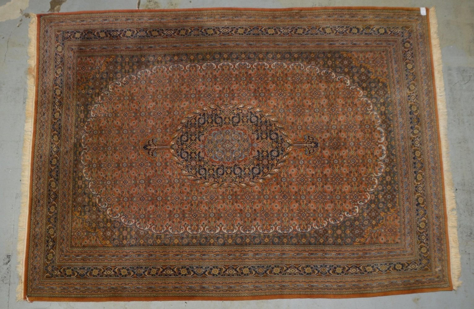 Großer Orientteppich, hochflorig; Maße 377 x 273 cm