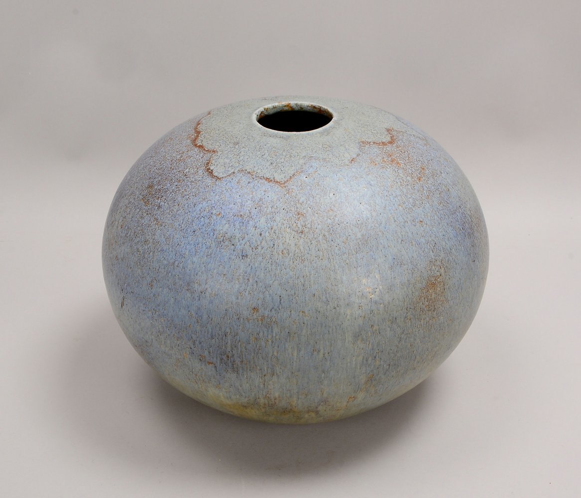 Meier, Otto, Künstler-Keramikvase, bauchiger Korpus, in Blautönen, monogr./gem.