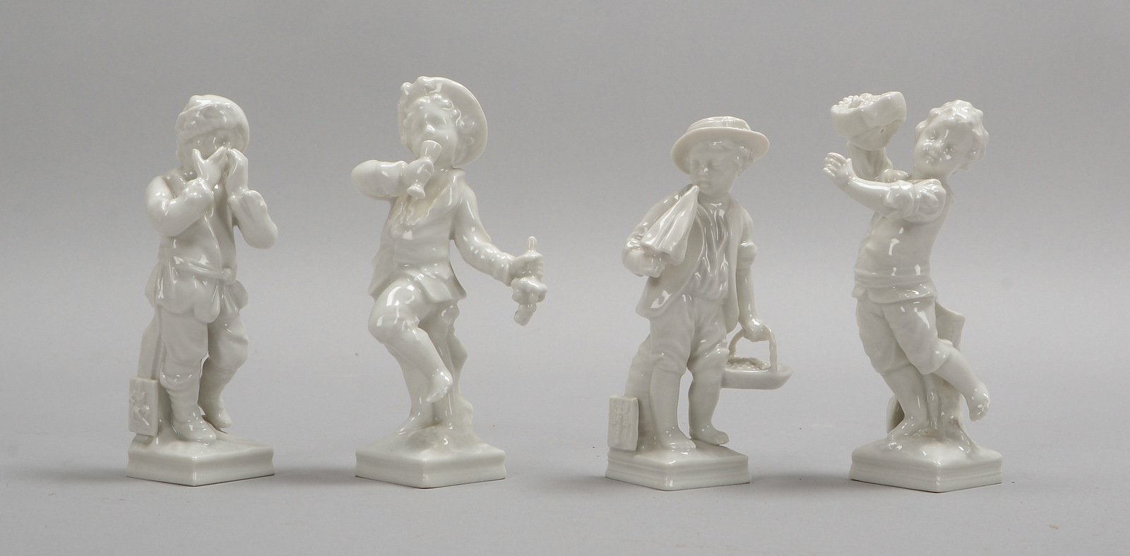 KPM Berlin, 4 Weißporz.-Figuren-Konvolut, 'Allegor. Darstellungen'; Höhe bis 12 cm
