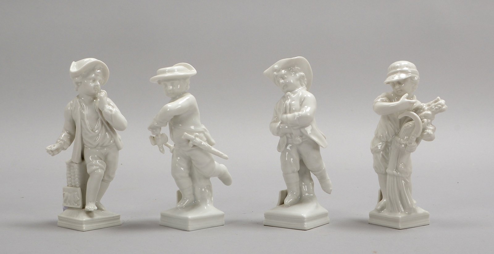 KPM Berlin, 4 Weißporz.-Figuren-Konvolut, 'Allegor. Darstellungen'; Höhe bis 11,5 cm