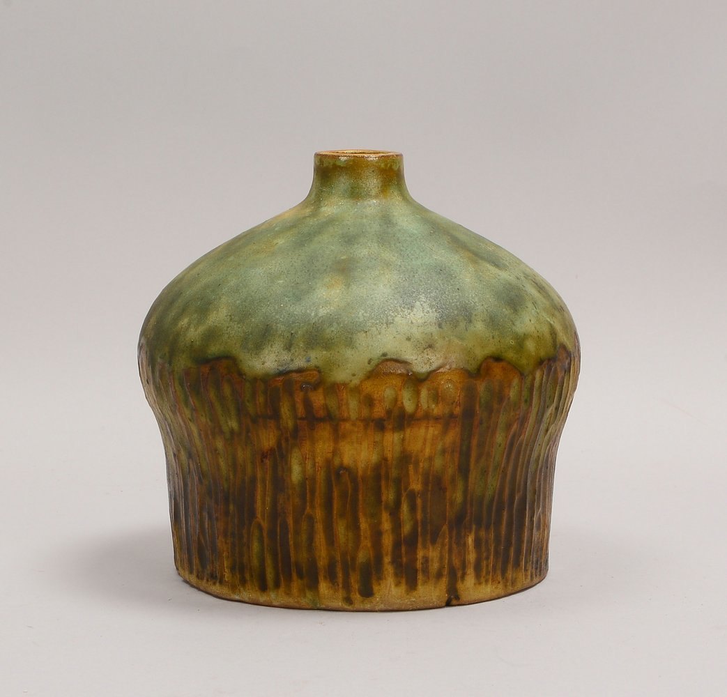 Liebenthron, Gerhard, Künstler-Keramikvase, Wandung mit schilfähnl. Struktur, monogr./dat.
