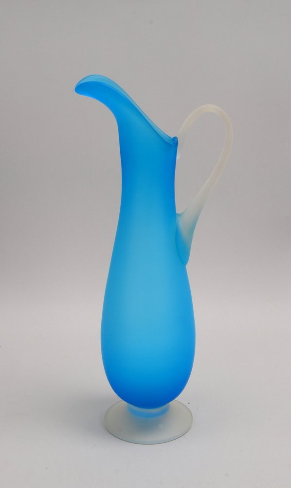 Henkelvase, blaues Glas, mattiert, unsigniert; Höhe 40 cm