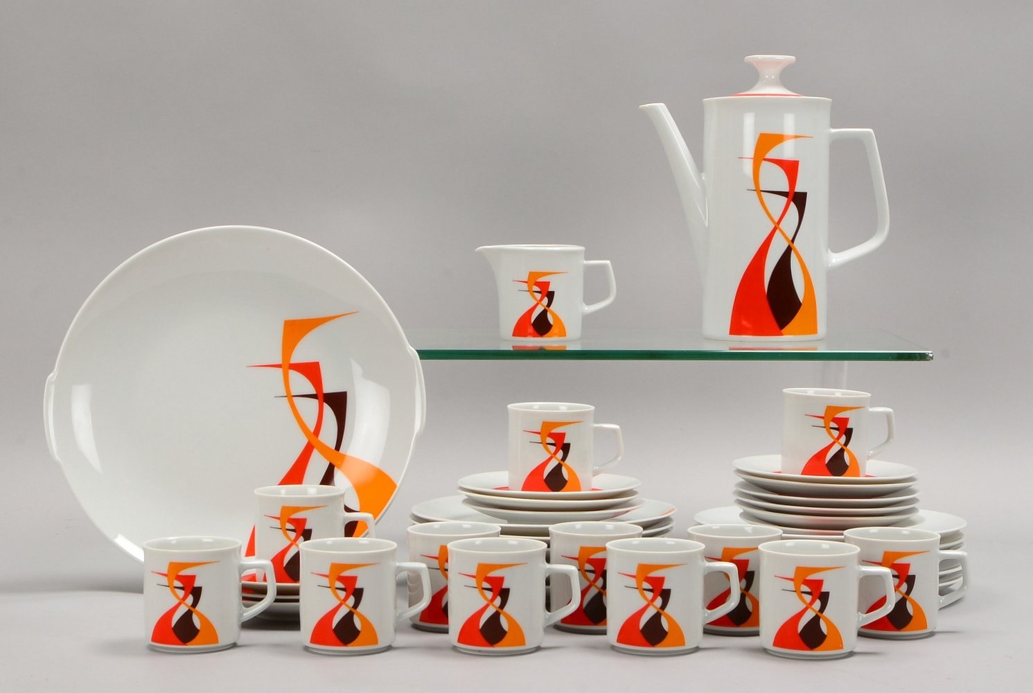 Winterling, Kaffee-/Mokkaservice, für 12 Pers.: Kanne, Kännchen, Platte und 12x Gedecke